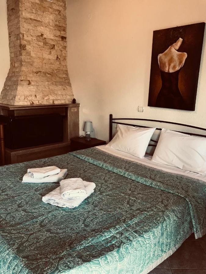 Guesthouse Adonis Káto Loutrákion Eksteriør bilde